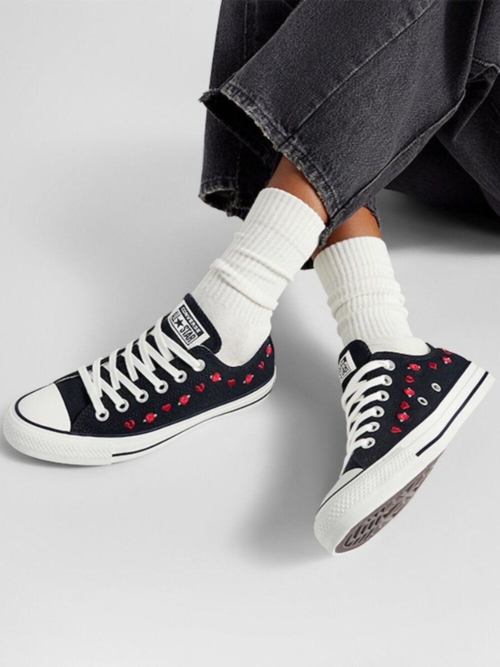 Converse Black Low Tops NWT